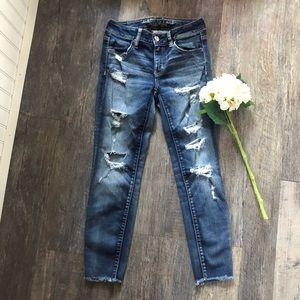 American Eagle | Distressed Jegging Crops